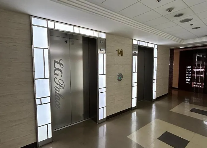 Direct Elevator To Hongdae Station, New By 13yr Superhost 아파트 *