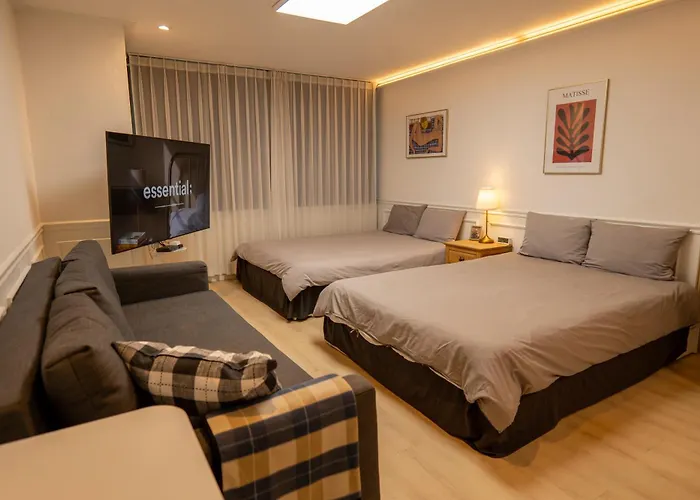 Direct Elevator To Hongdae Station, New By 13yr Superhost 아파트