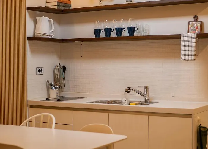 Direct Elevator To Hongdae Station, New By 13yr Superhost 아파트