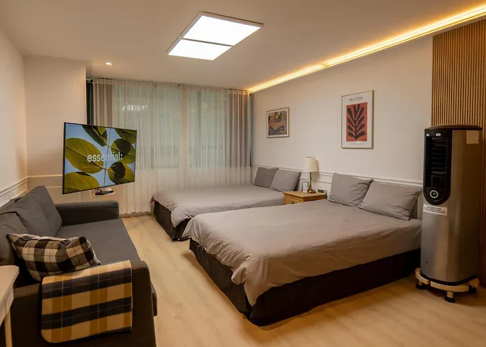 Direct Elevator To Hongdae Station, New By 13yr Superhost *