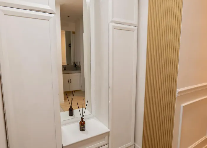 Direct Elevator To Hongdae Station, New By 13yr Superhost *