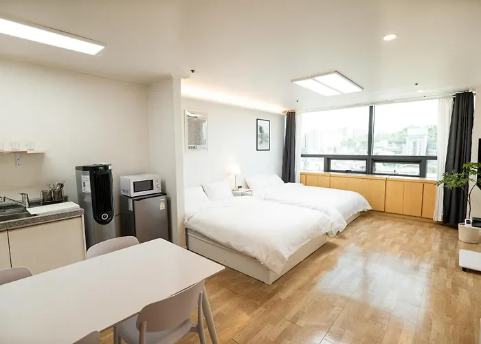 Direct Elevator To Hongdae Station, New By 13yr Superhost 아파트 서울특별시