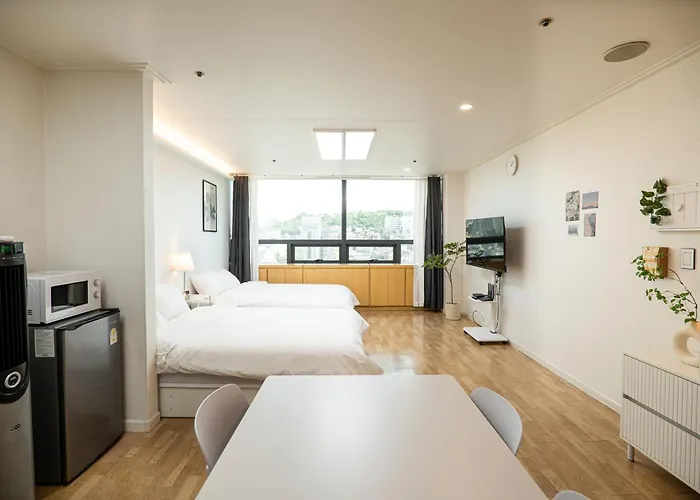 Direct Elevator To Hongdae Station, New By 13yr Superhost