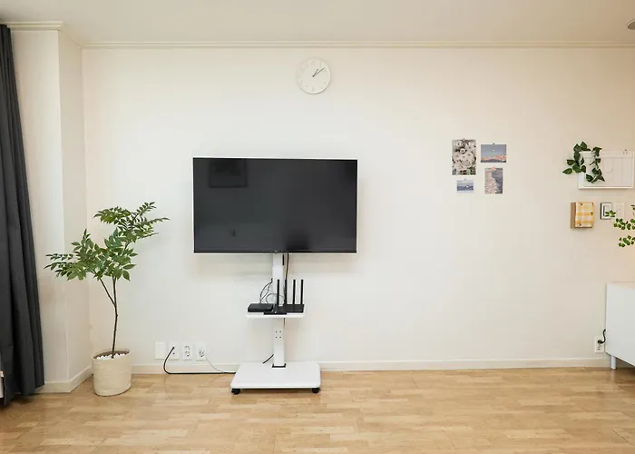 Direct Elevator To Hongdae Station, New By 13yr Superhost *